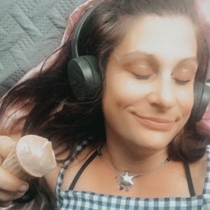 Meet your Posher, Joy